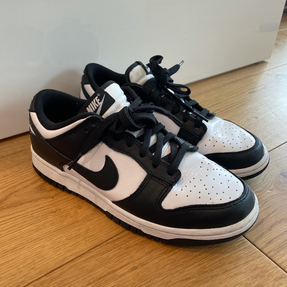 Nike women’s black white panda low dunk